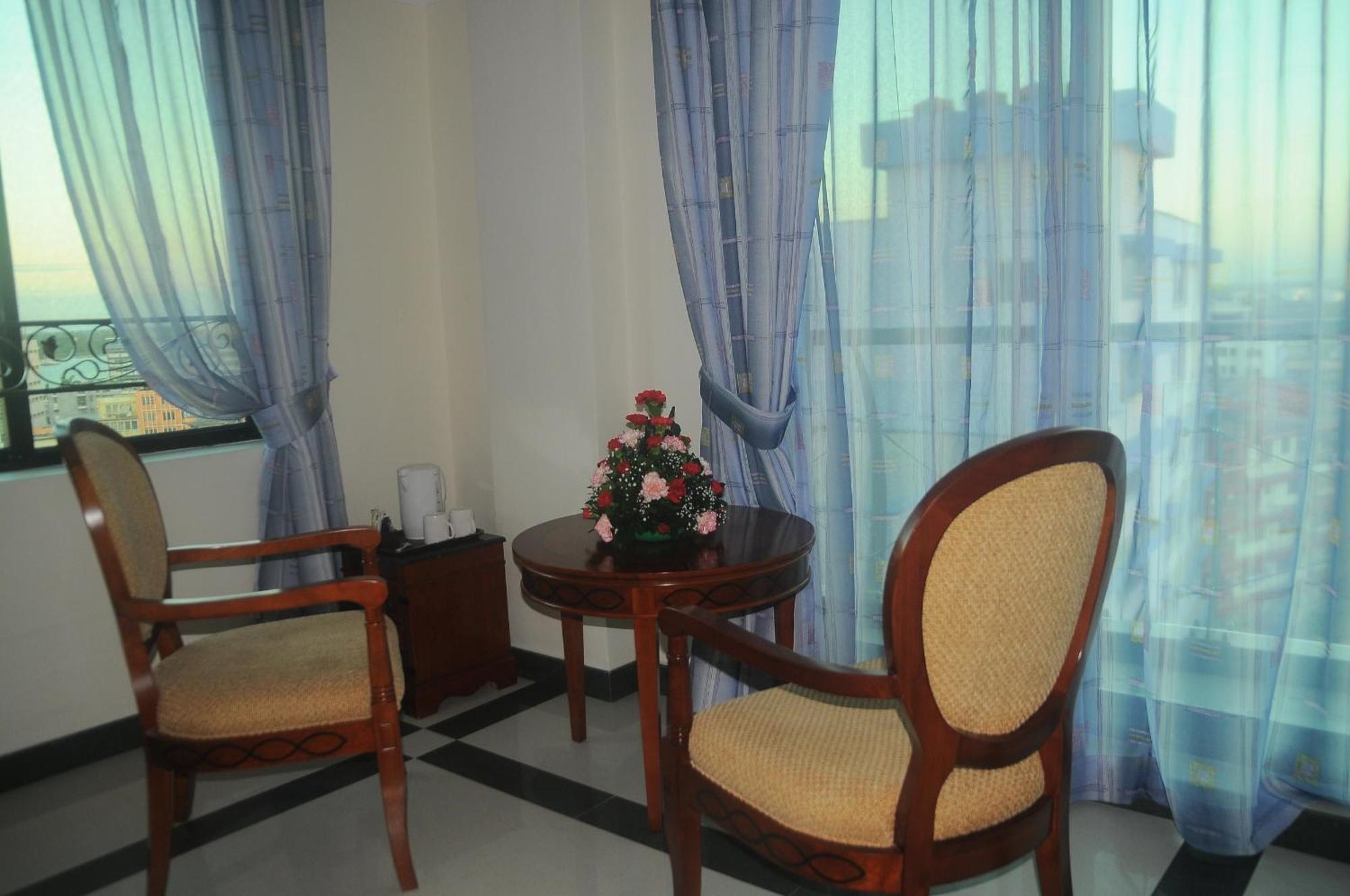 Hotel Nikko Towers Dar es Salaam Buitenkant foto