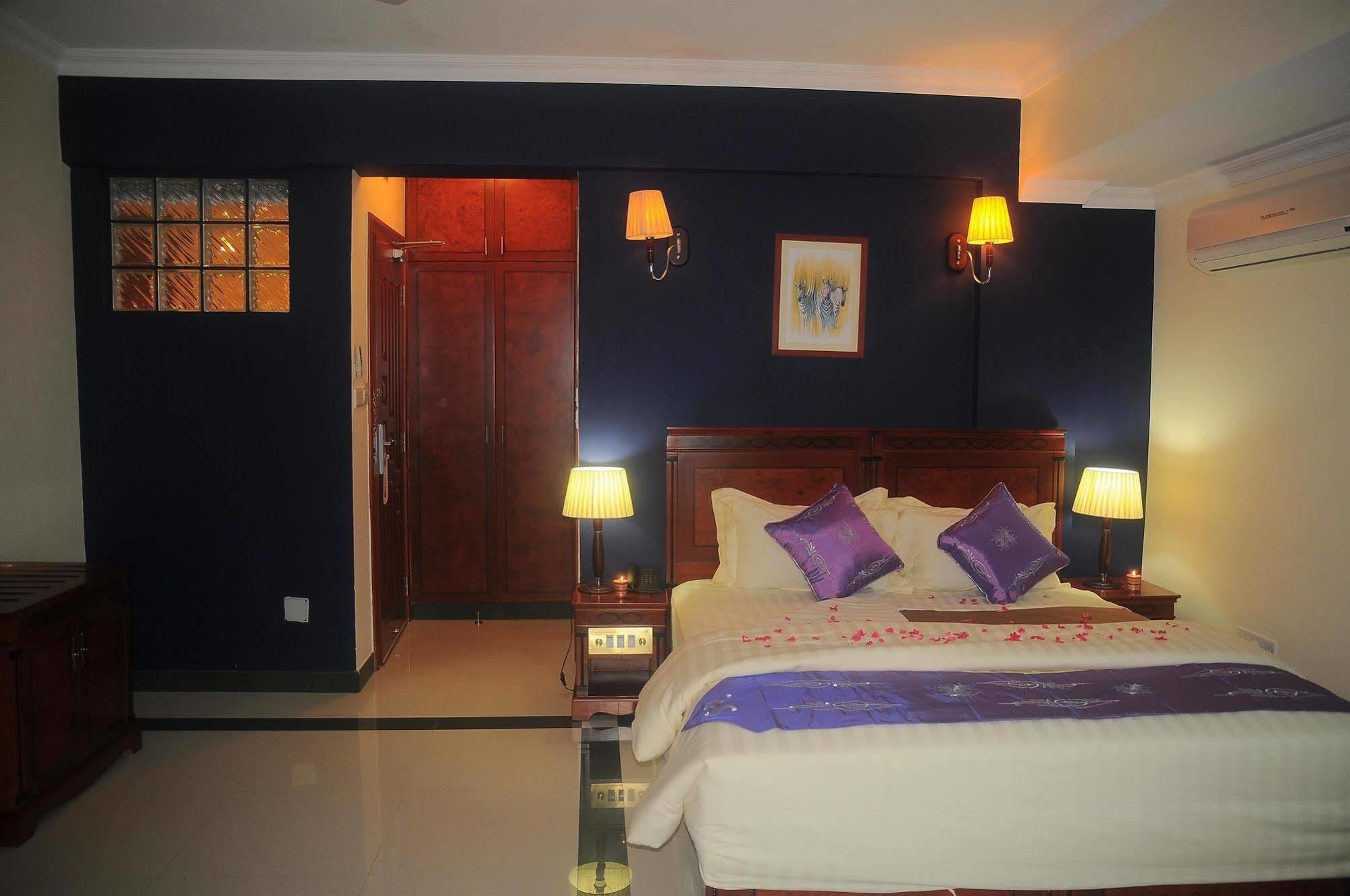 Hotel Nikko Towers Dar es Salaam Buitenkant foto