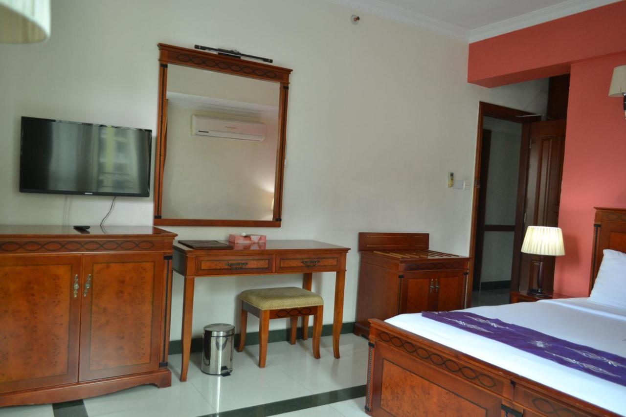 Hotel Nikko Towers Dar es Salaam Buitenkant foto